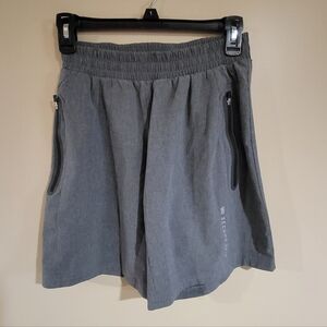 Second Skin Athletic Shorts Mens Size Small Gray Zippered Pockets 8" Inseam
